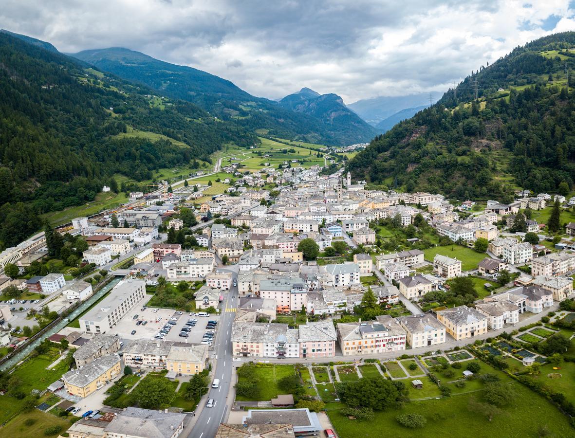Albergo Croce Bianca Poschiavo Eksteriør bilde